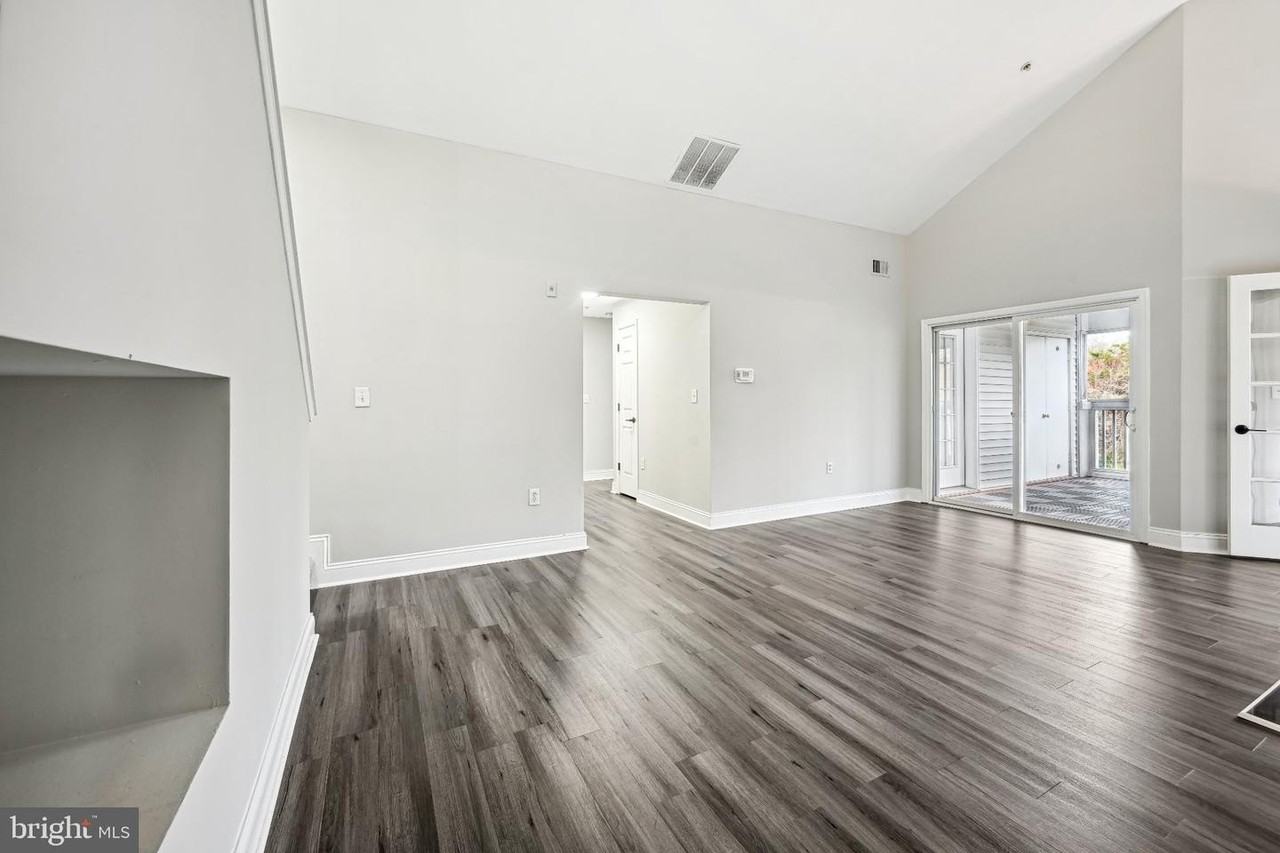 6520 Lake Park Dr - Photo 2 of 22