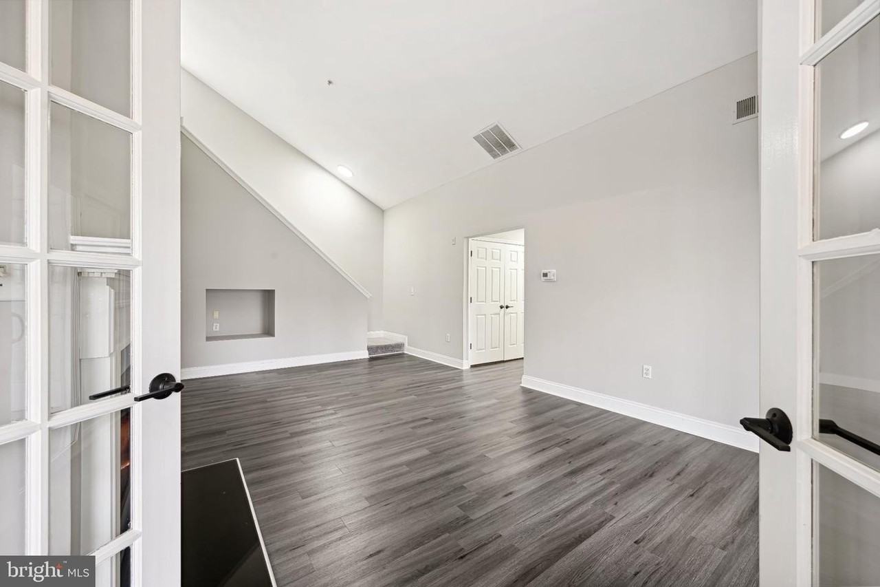 6520 Lake Park Dr - Photo 3 of 22
