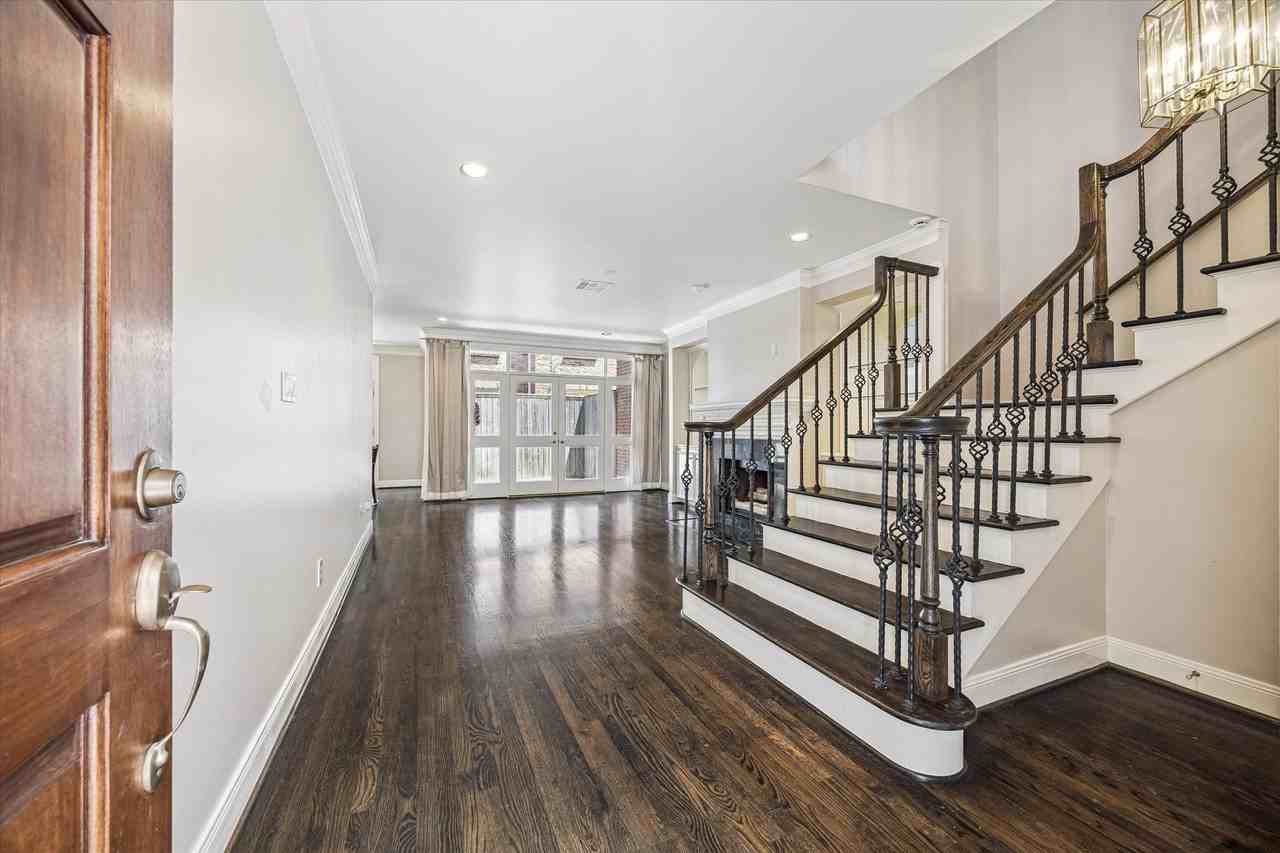 2732 Mid Ln - Photo 2 of 22