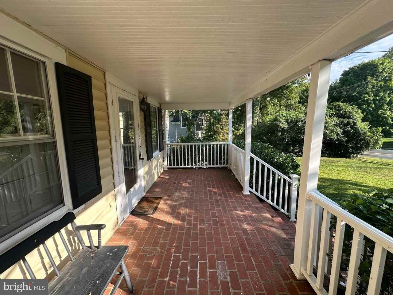1832 Birch Rd - Photo 2 of 50