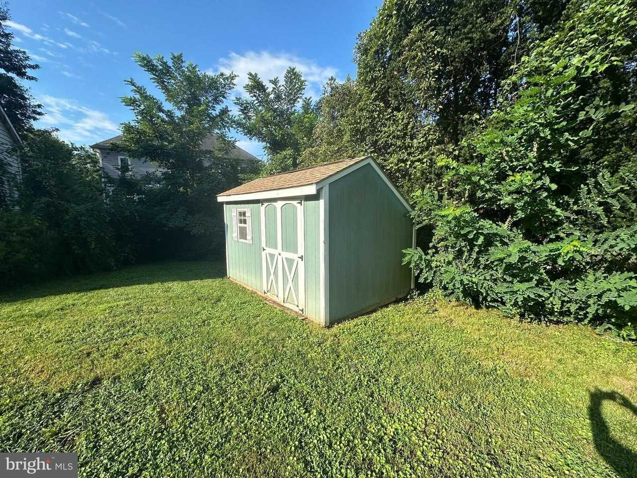 1832 Birch Rd - Photo 5 of 50