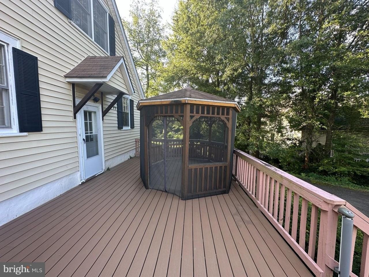 1832 Birch Rd - Photo 7 of 50