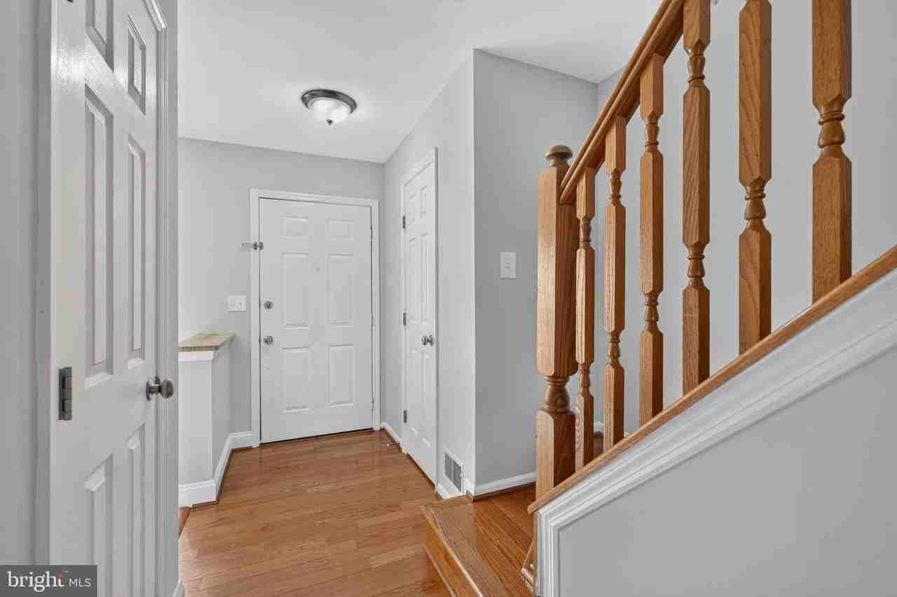7014 Gatton Sq - Photo 3 of 37