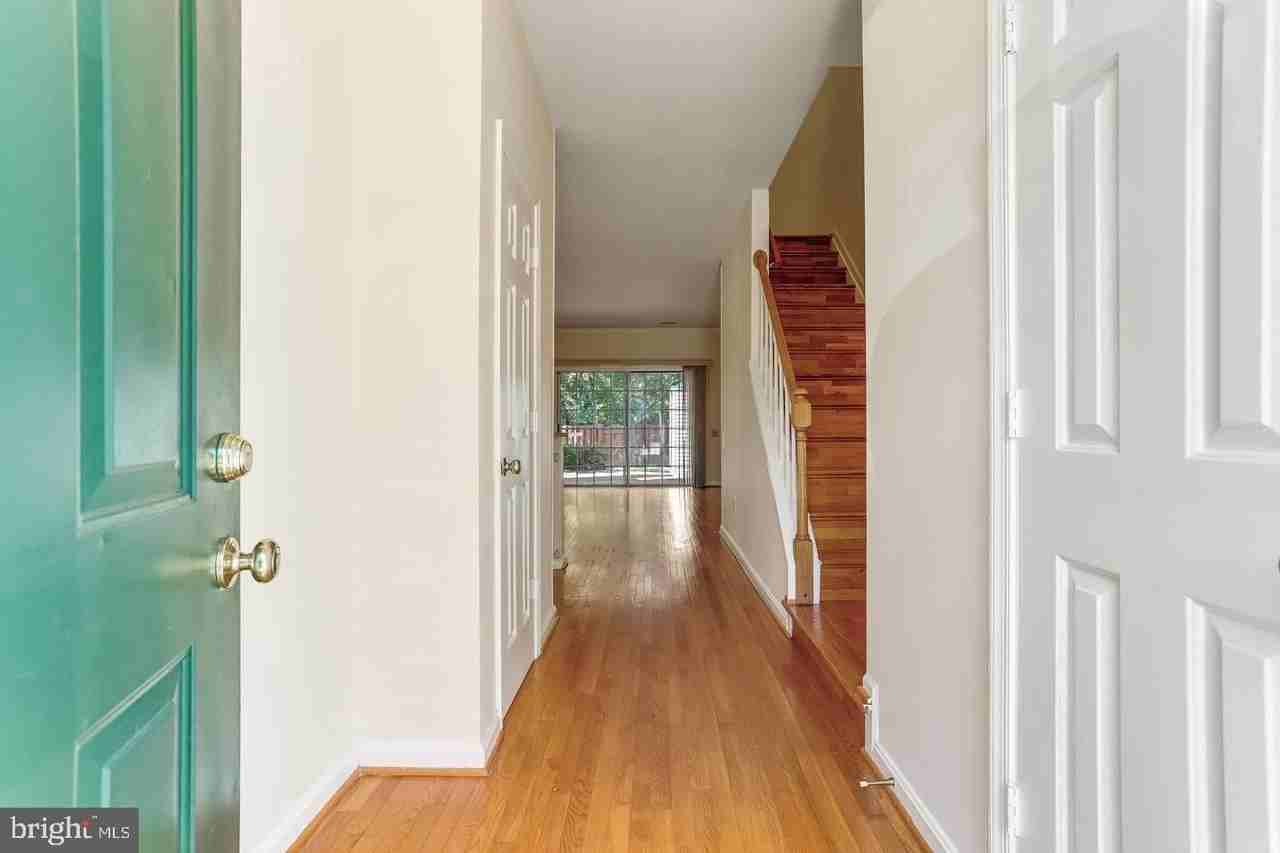 7170 Westfield Ct - Photo 3 of 39