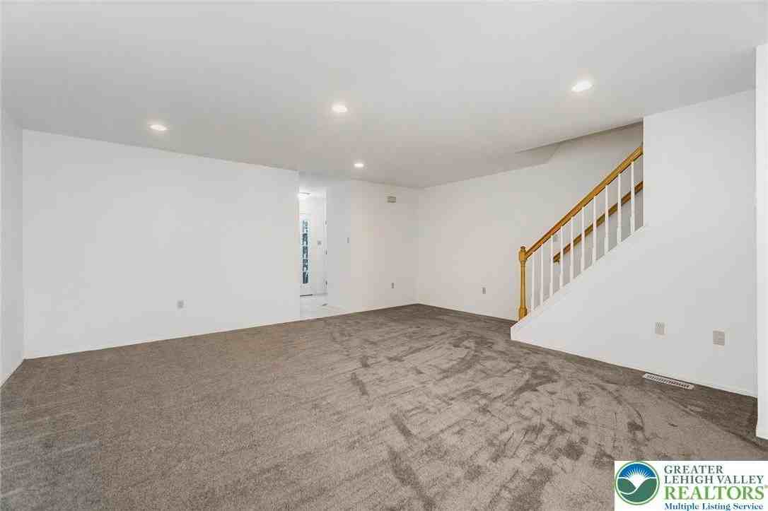 8134 Heritage Dr - Photo 5 of 35