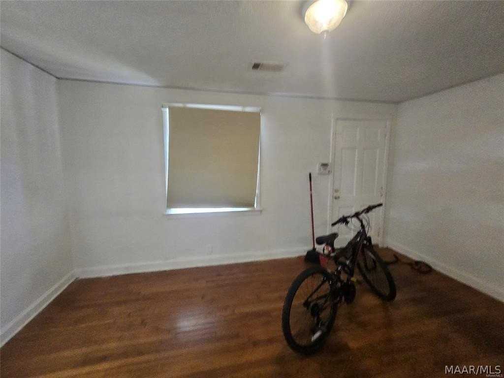 2623 Plum St - Photo 2 of 10
