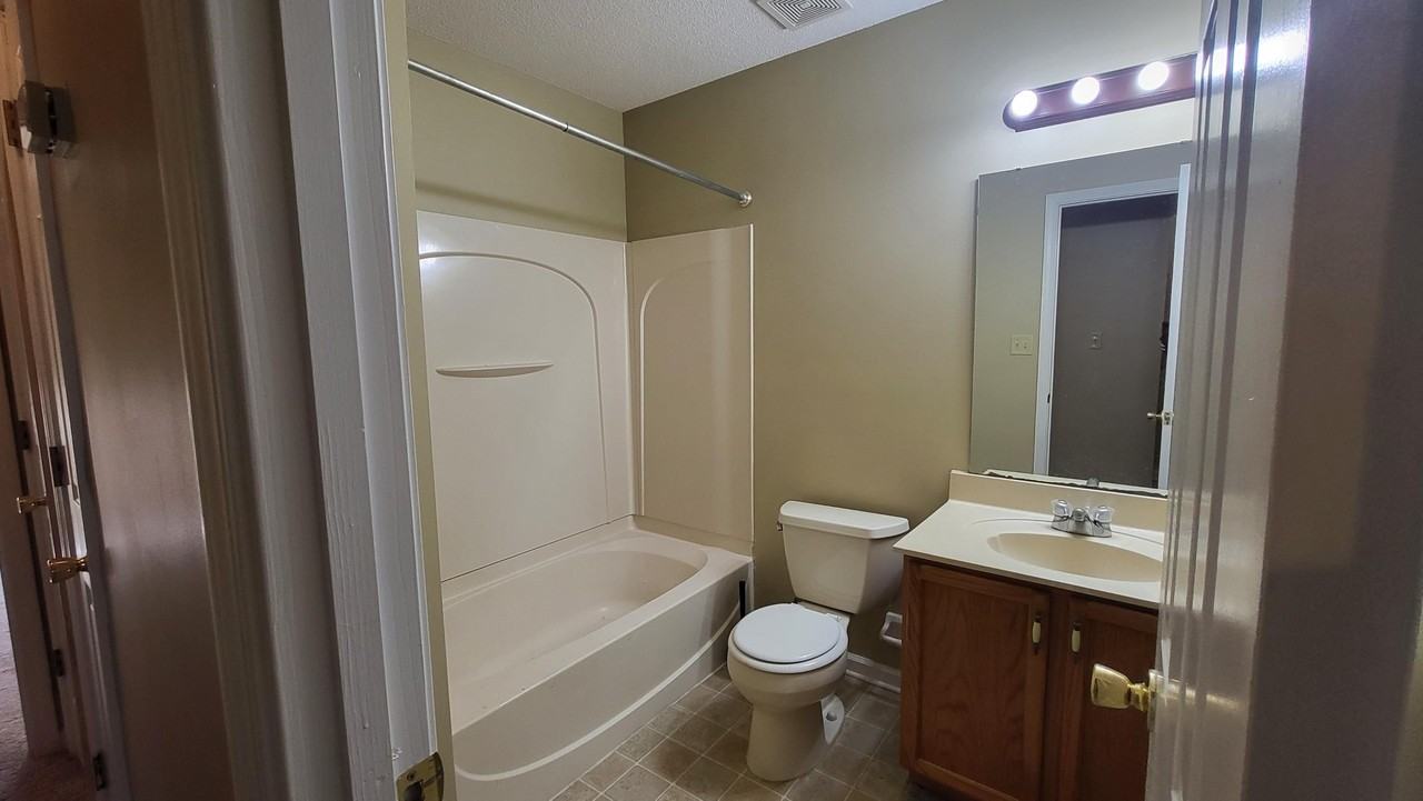 2777 Virginia Woods Pl - Photo 4 of 12