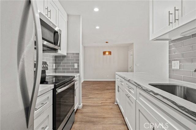 5301 Raintree Cir #301 - Photo 5 of 8