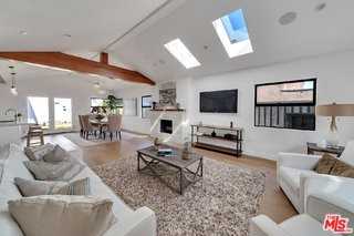 2415 Cloverfield Blvd #A - Photo 5 of 8