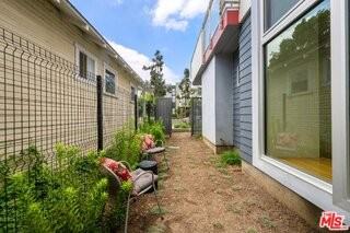 1227 23rd St #A - Photo 6 of 8