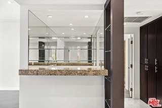 1210 N Kings Rd #104 - Photo 4 of 8