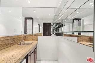 1210 N Kings Rd #104 - Photo 5 of 8