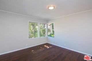2117 Alcyona Dr - Photo 5 of 8