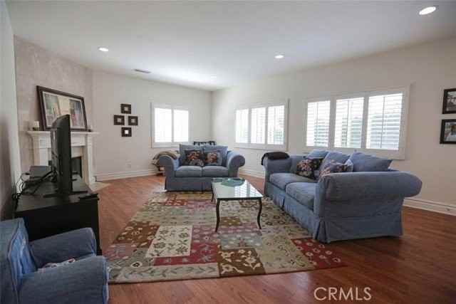 1456 5th St - Photo 2 of 7