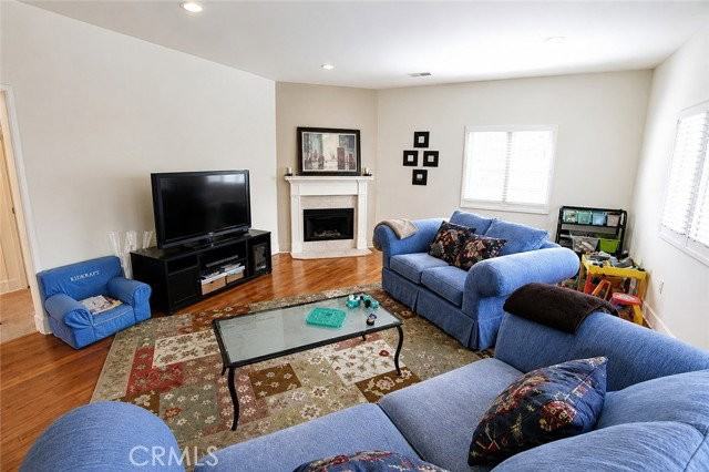 1456 5th St - Photo 4 of 7