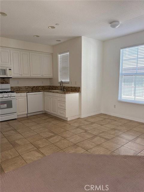 1434 James M Wood Blvd - Photo 6 of 8