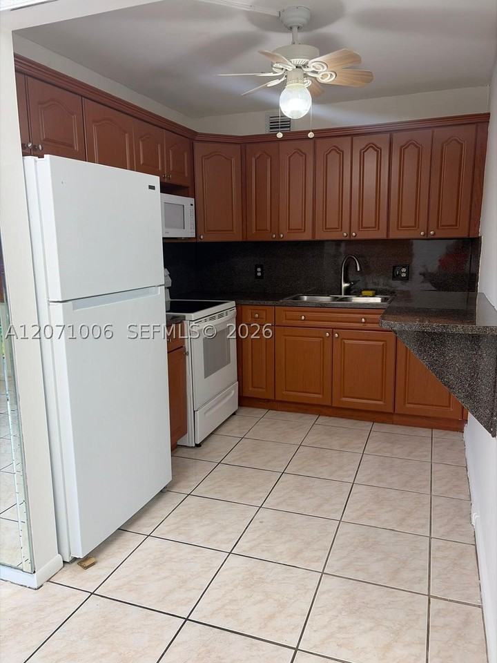 13355 Sw 9th Ct #313H - Photo 5 of 12