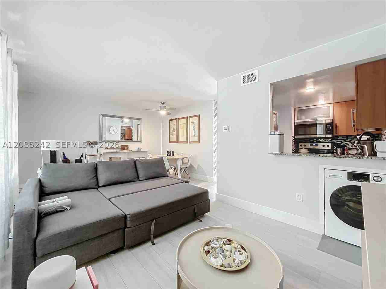 651 Ne 60th St #12 - Photo 4 of 24
