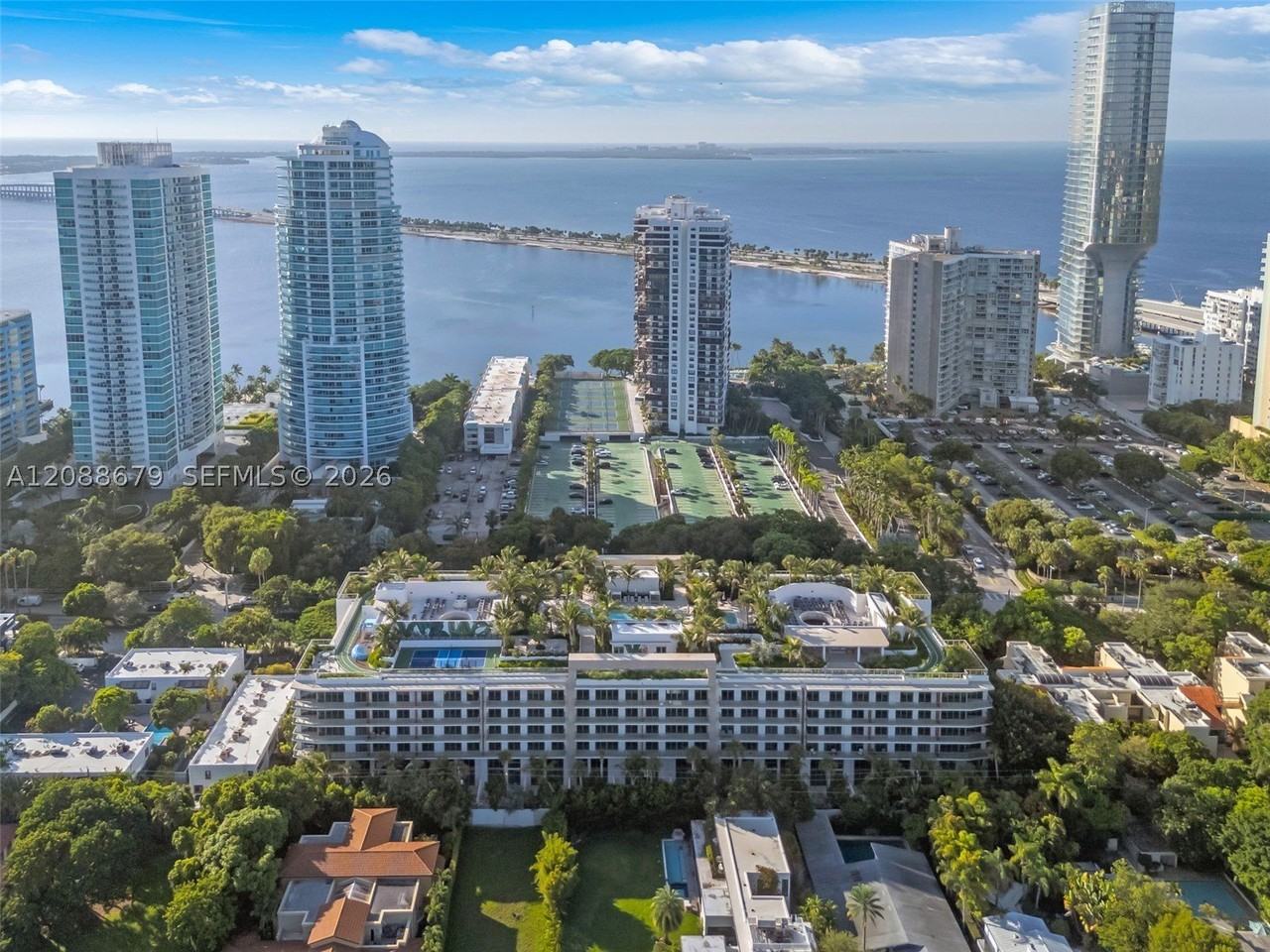 2200 Brickell Ave #204