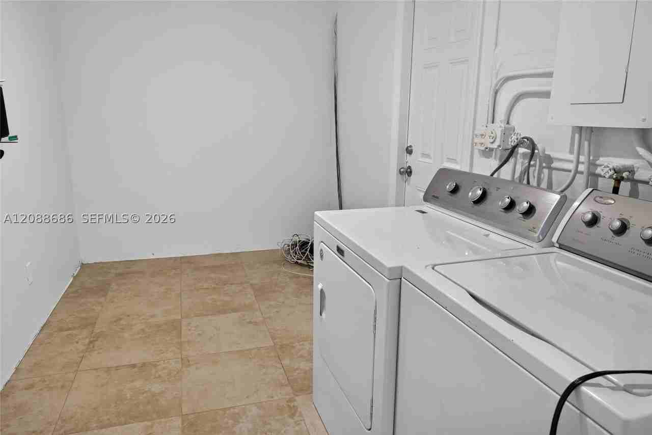 9875 Sw 83rd St #0 - Photo 7 of 8