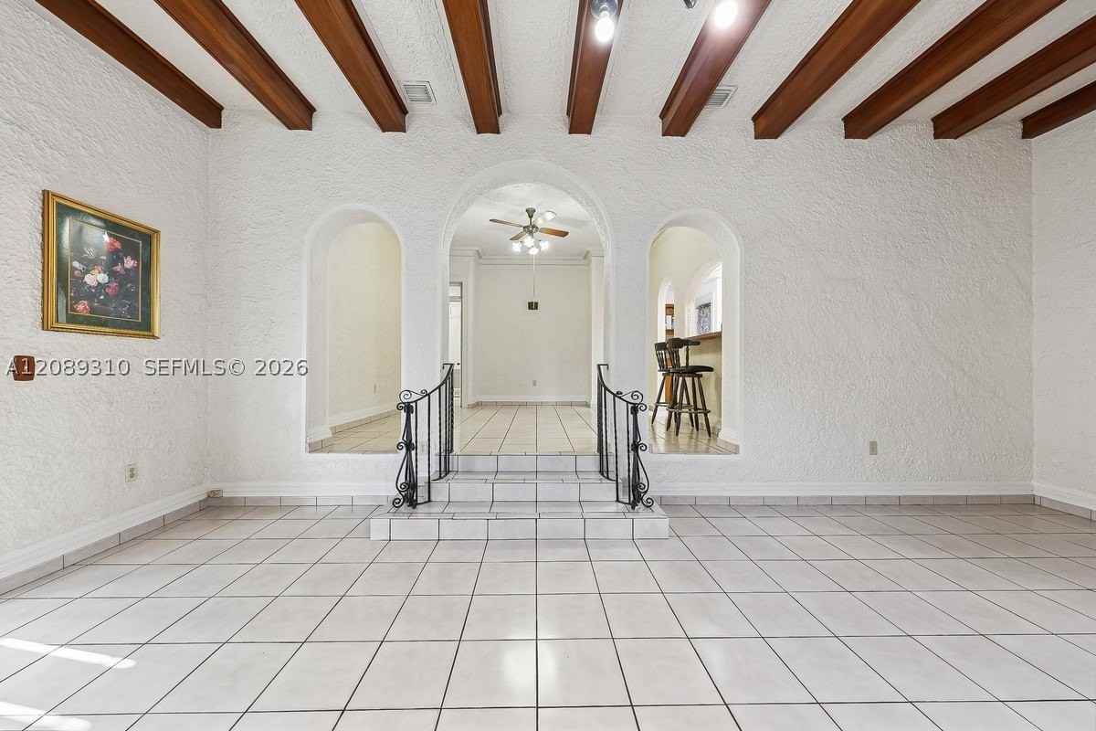1834 Sw 10th St - Photo 4 of 15