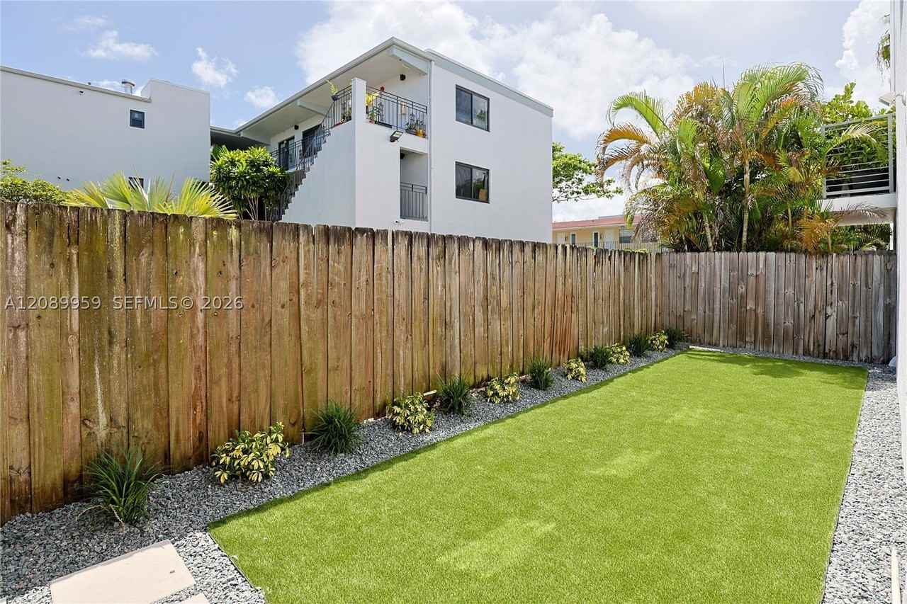 7520 Sw 59th Pl #4D - Photo 4 of 50