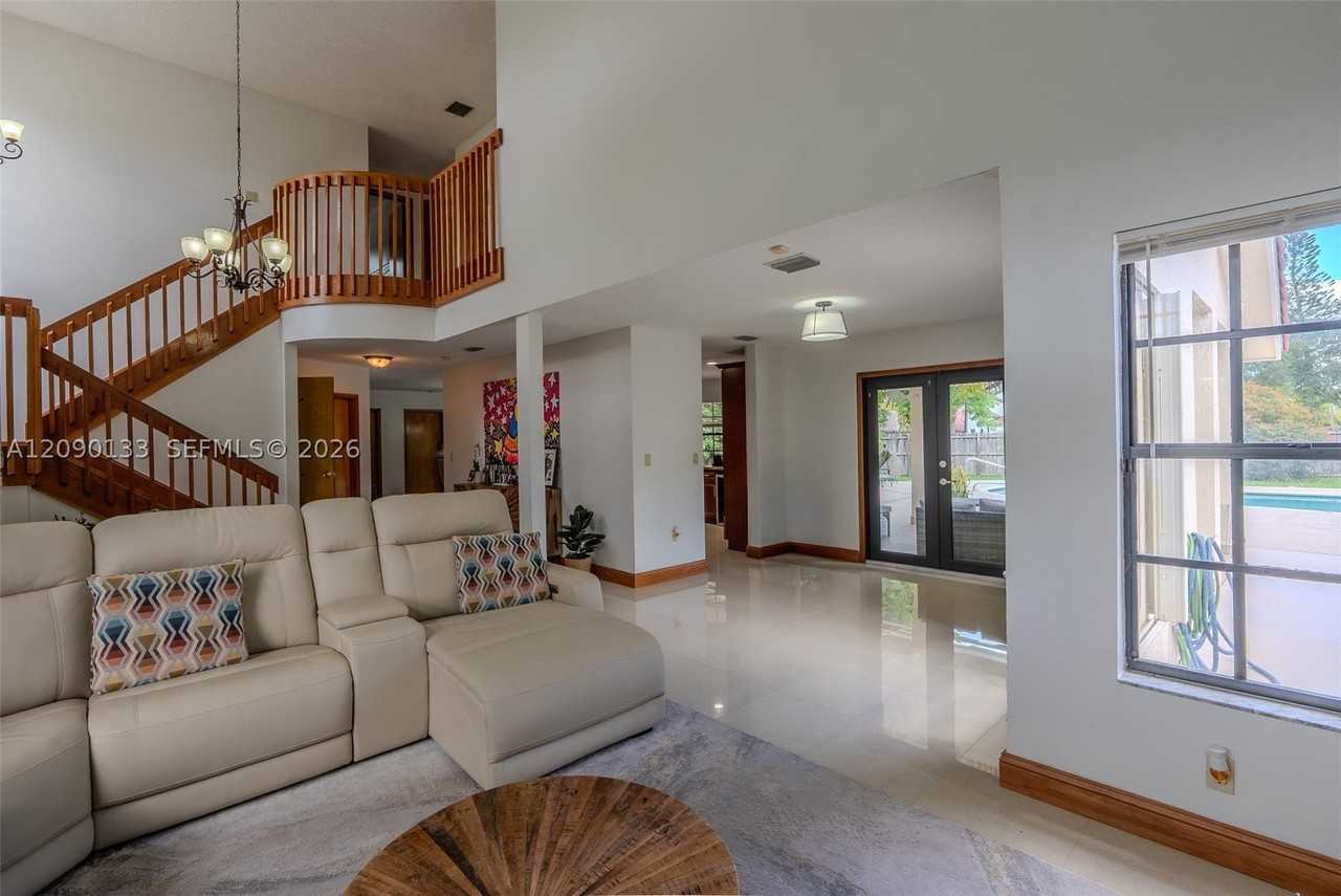 4671 Sw 155th Pl #4671 - Photo 2 of 20