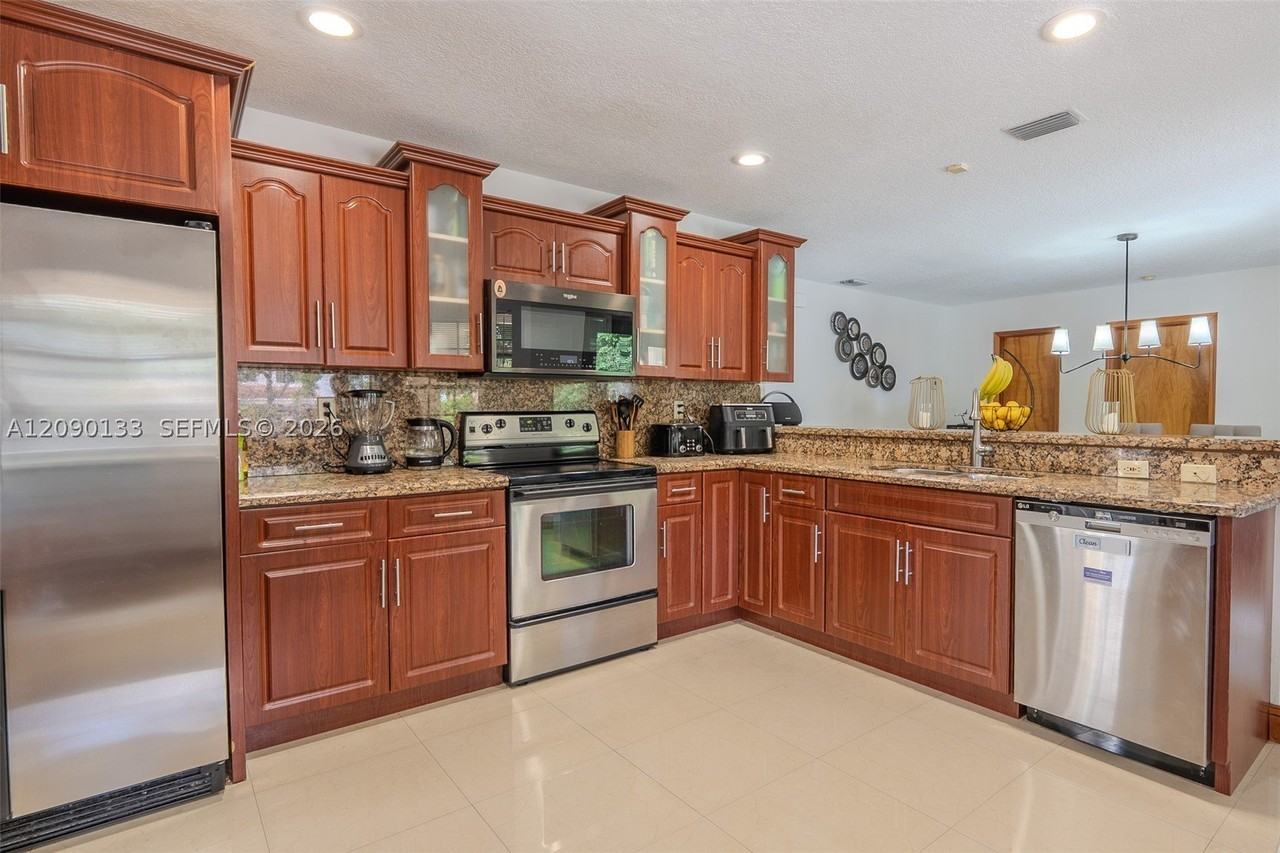 4671 Sw 155th Pl #4671 - Photo 5 of 20