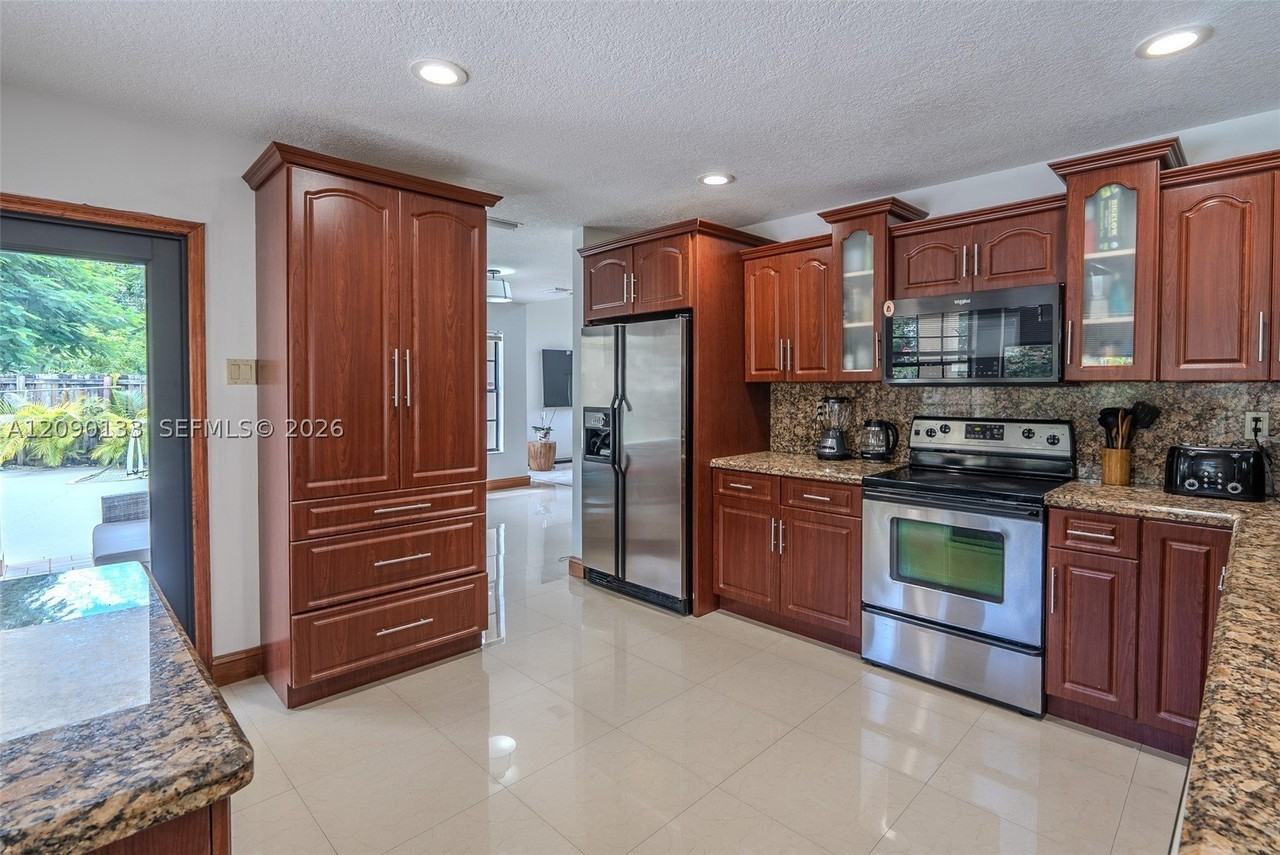 4671 Sw 155th Pl #4671 - Photo 6 of 20