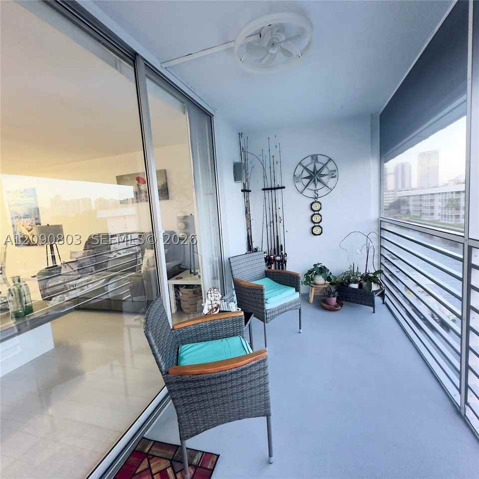 3750 Ne 170th St #404 - Photo 4 of 26