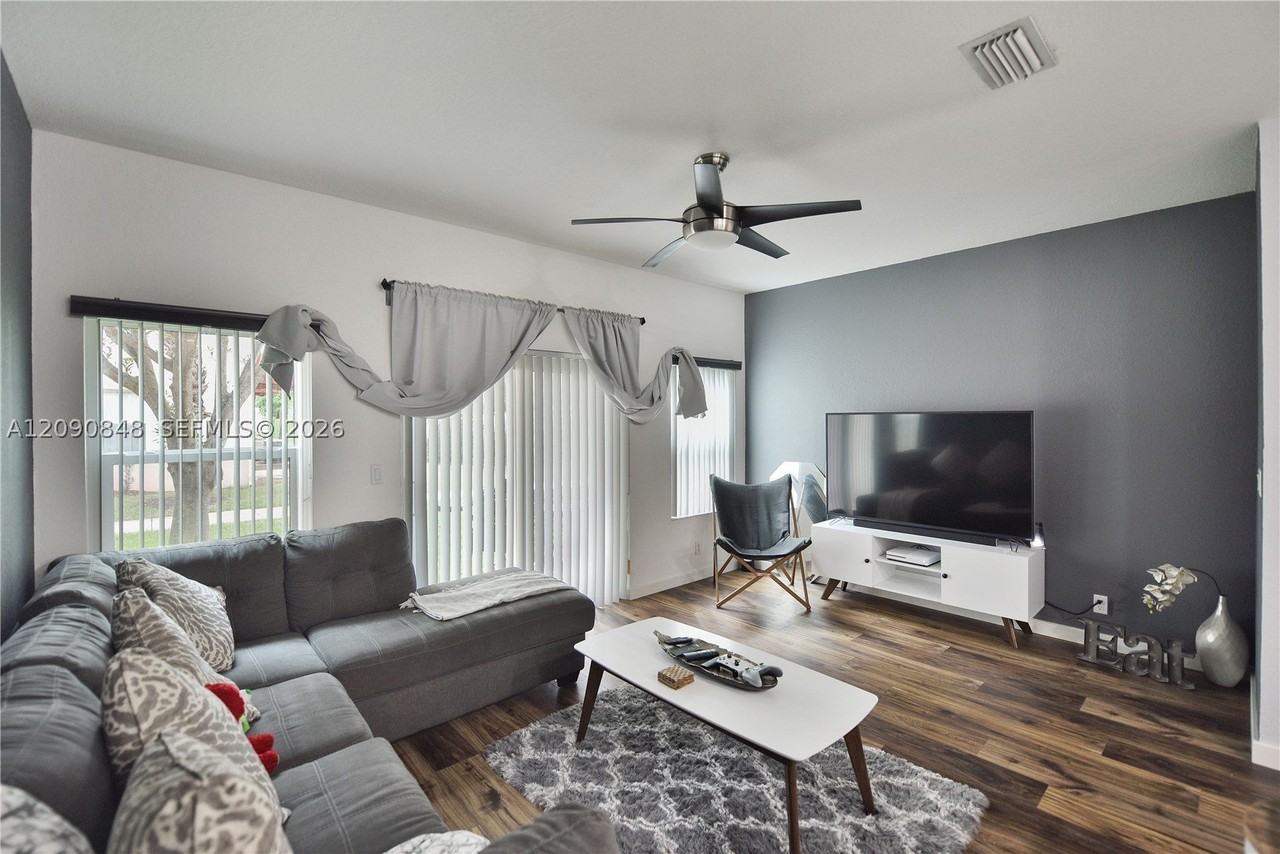 3356 Nw 29th Ct - Photo 7 of 26