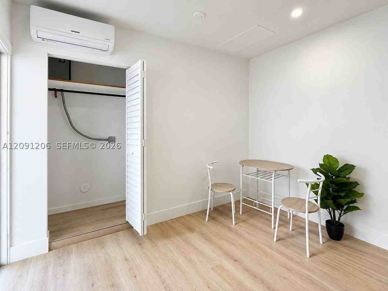 7637 Biltmore Blvd #1 - Photo 4 of 6