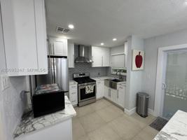 featured image of 1305 W 53rd St #102