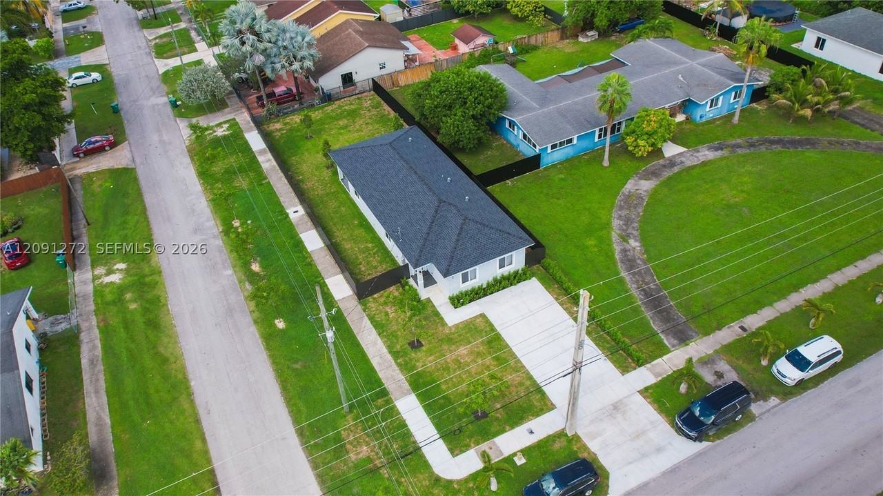 348 Sw 5th Ave - Photo 3 of 23