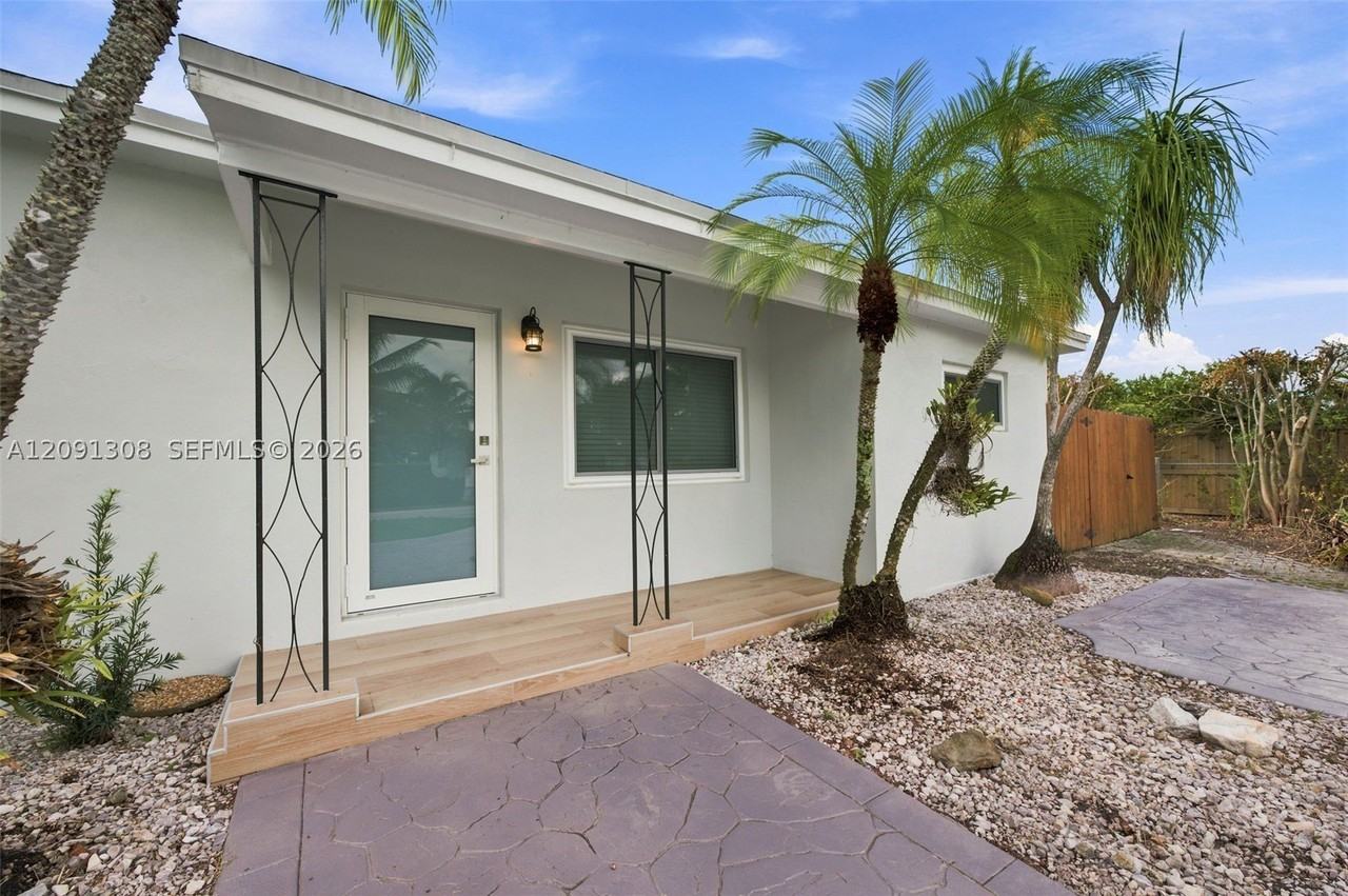 7120 Sw 58th St - Photo 5 of 44