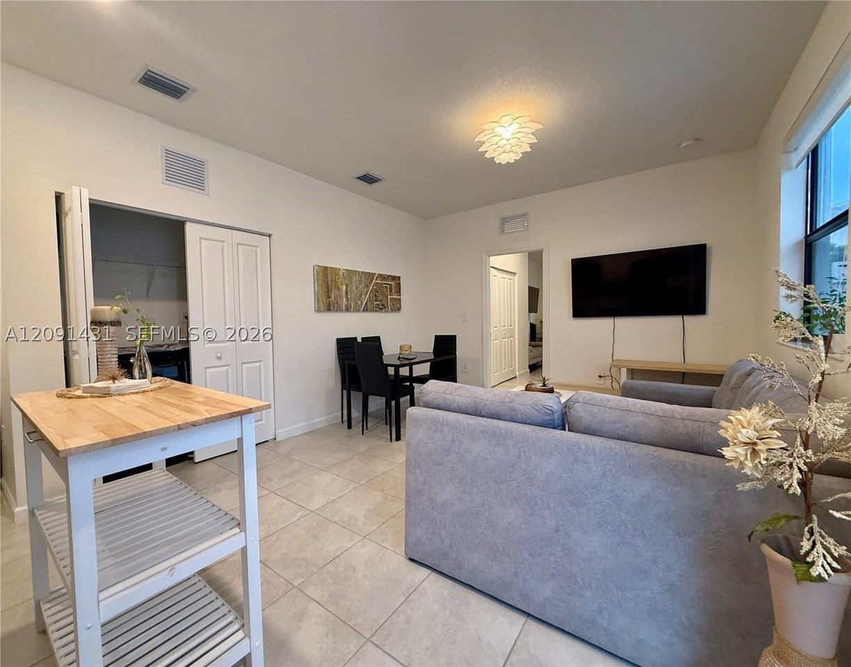 22751 Sw 131st Ave - Photo 7 of 19