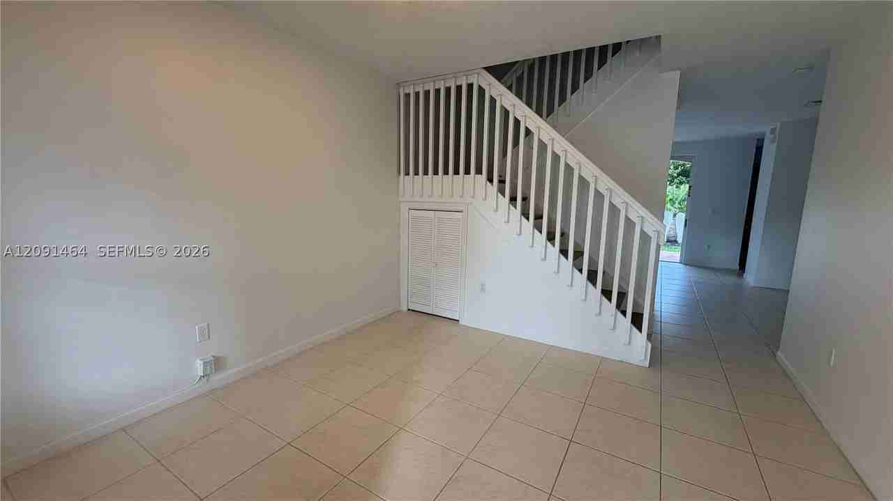 200 Riverwalk Cir - Photo 6 of 50