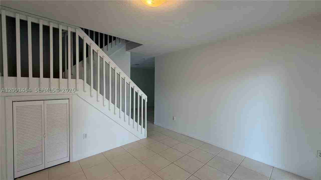 200 Riverwalk Cir - Photo 7 of 50