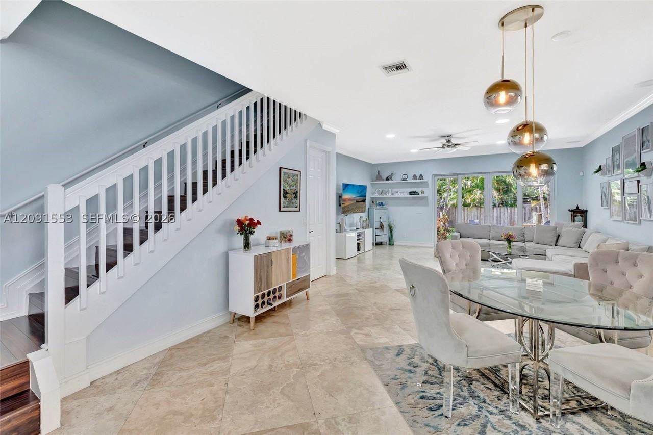 853 Sw 11th Ct - Photo 5 of 50