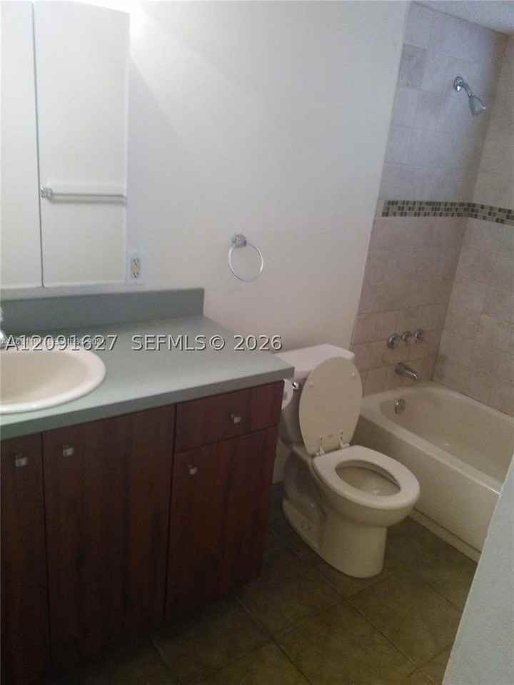 1919 Plunkett St #7 - Photo 4 of 5