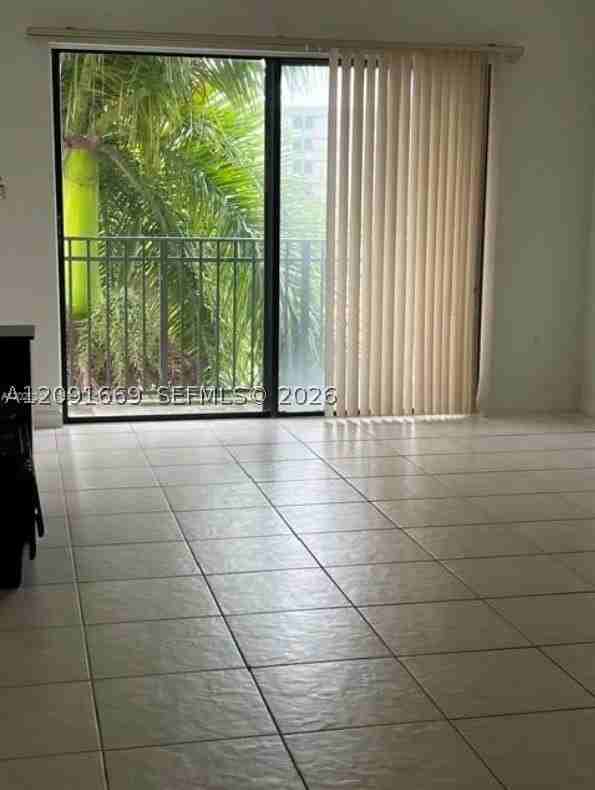 650 Palm Ave #3A2 - Photo 2 of 5