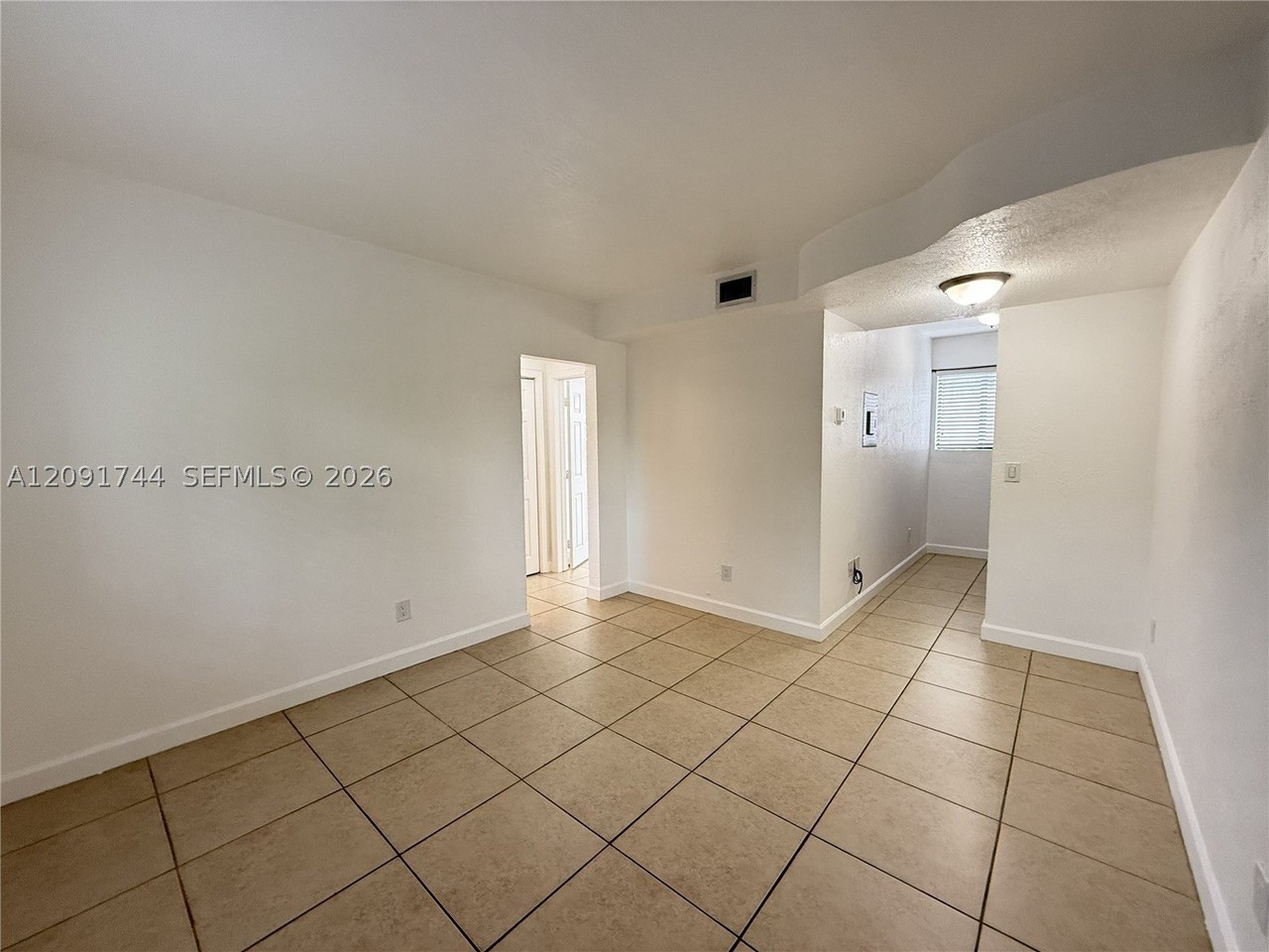 421 Sw 6th St #7 - Photo 2 of 8