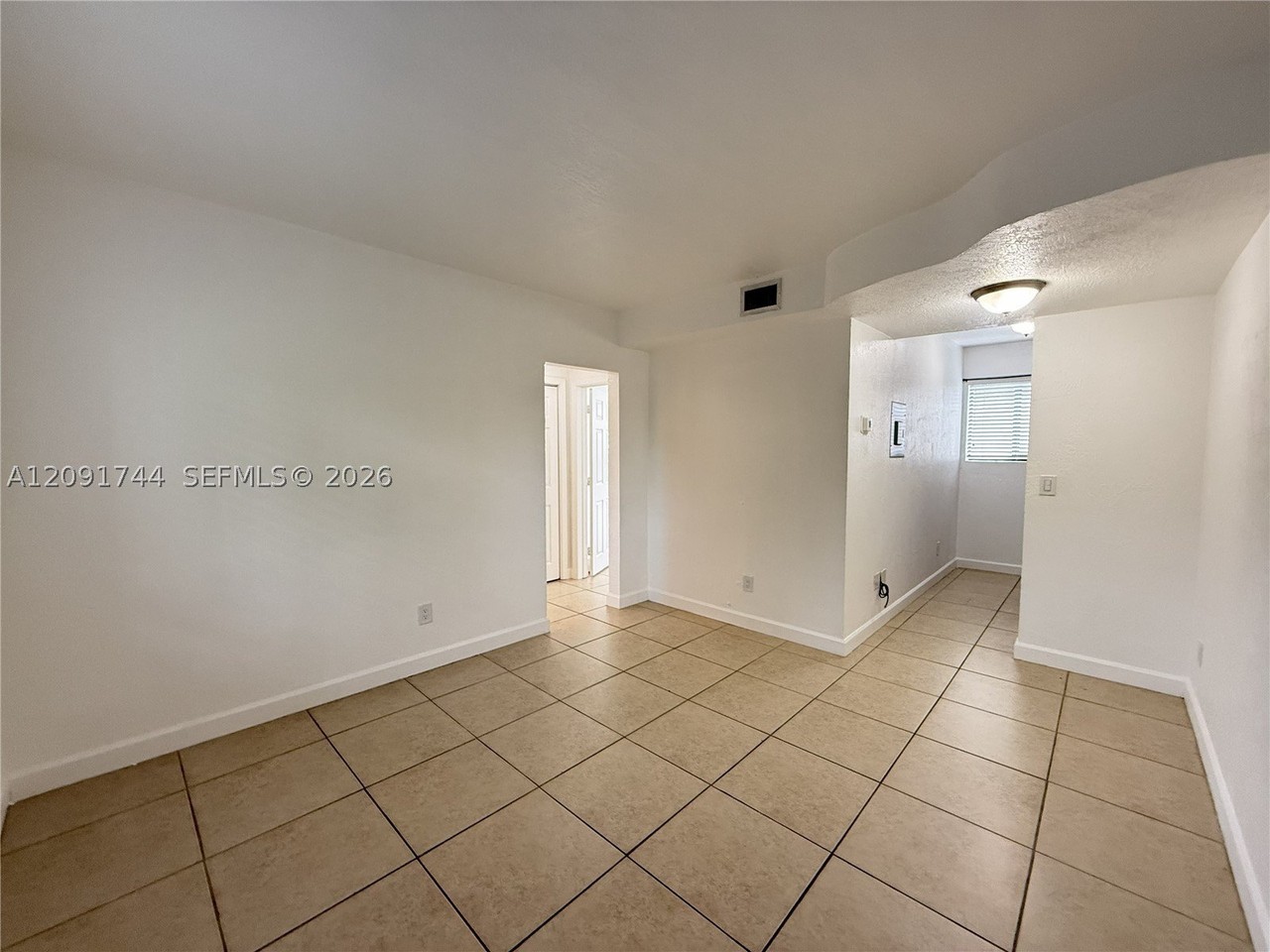 421 Sw 6th St #7 - Photo 3 of 8