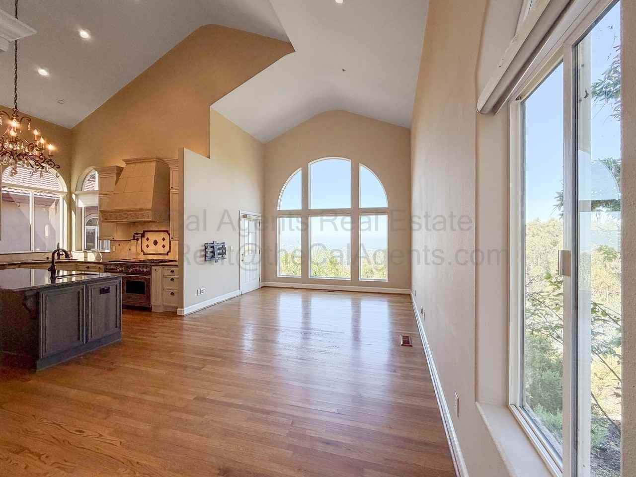 6053 Skyline Blvd #1 - Photo 3 of 38