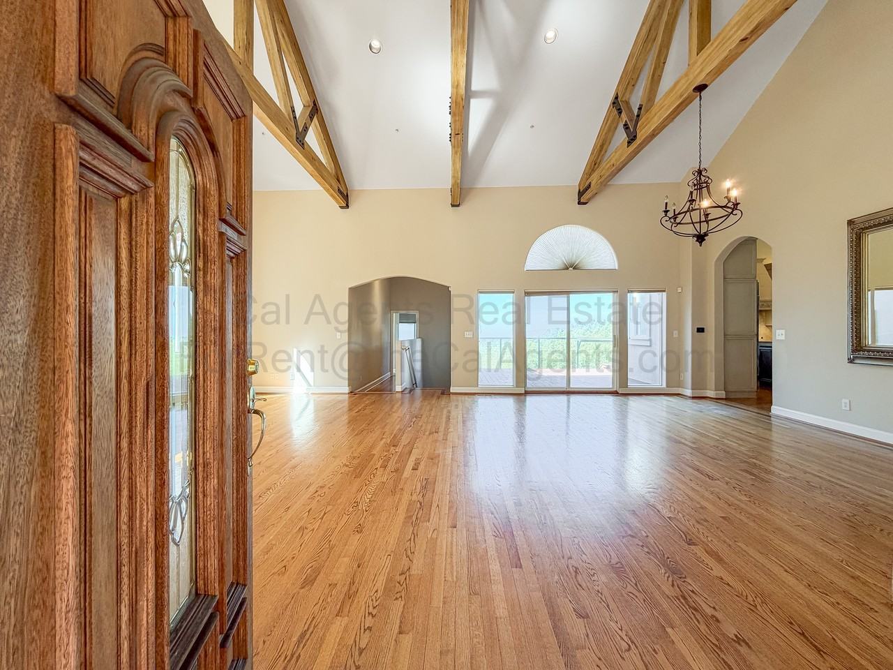 6053 Skyline Blvd #1 - Photo 4 of 38