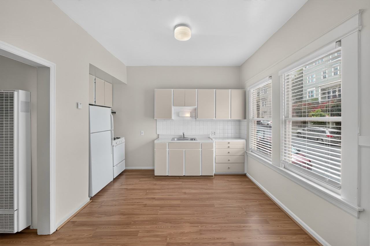 395 Chestnut St - Photo 2 of 10