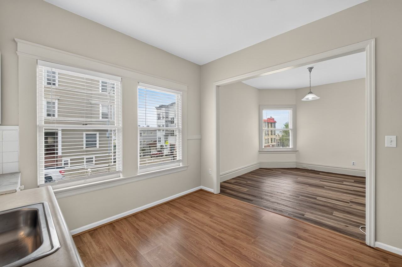 395 Chestnut St - Photo 4 of 10