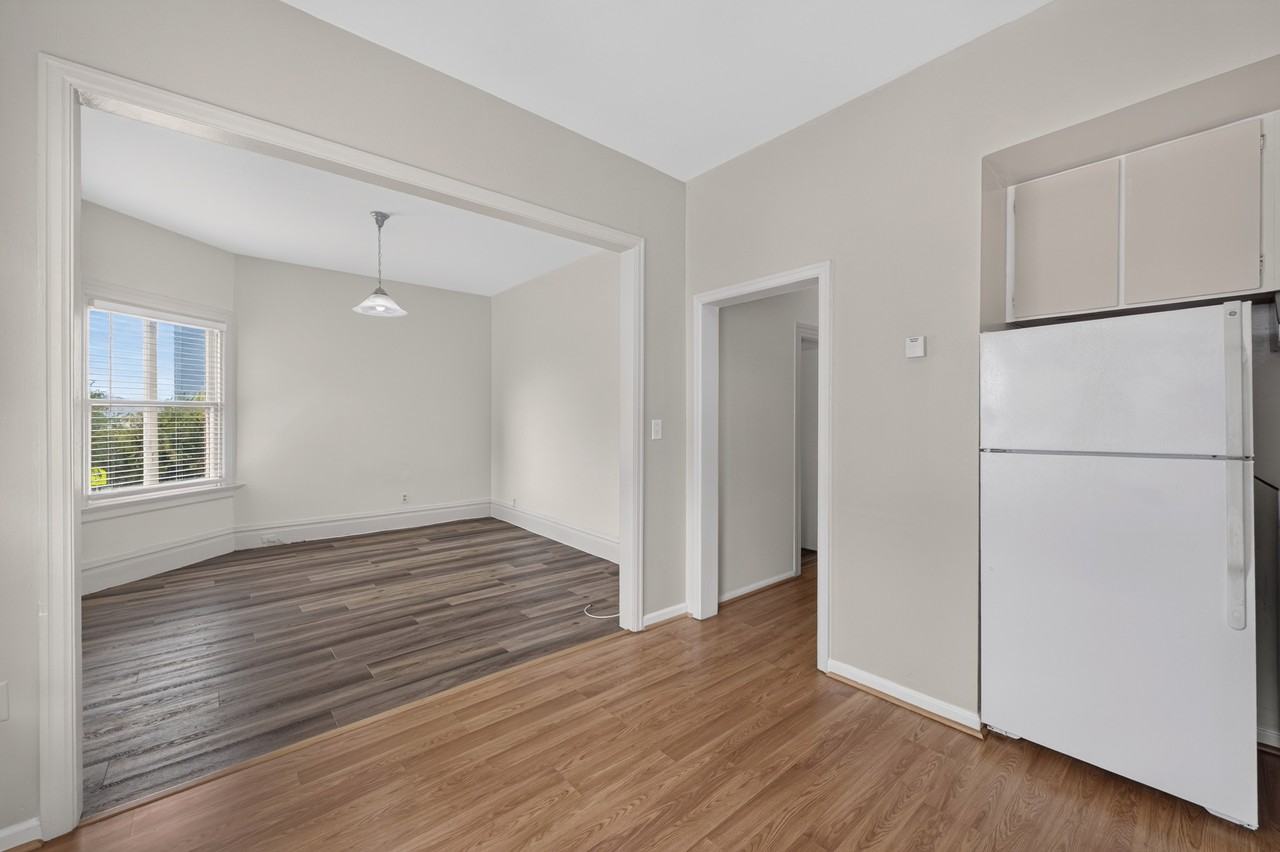 395 Chestnut St - Photo 5 of 10