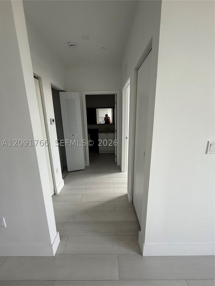 1091 E 17th St #403 - Photo 5 of 25