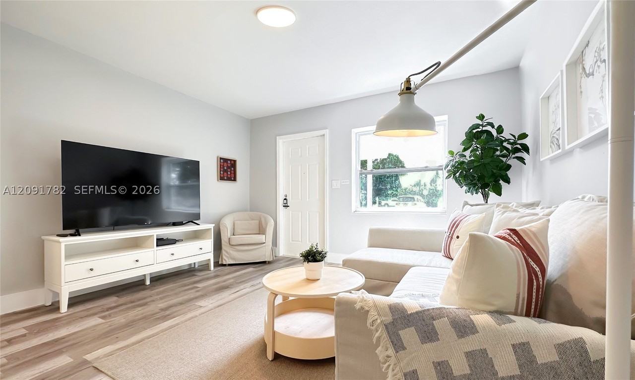 528 Sw 4th Ave #A - Photo 5 of 42